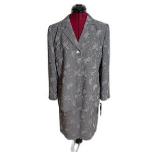 NWT Le Suit Skirt Suit Woman's Size 14P Grey Floral 2-Piece Set Blazer & Skirt